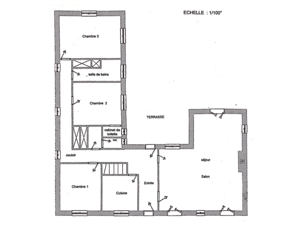 Black and white floor plan drawing of a traditional home with labeled rooms in French, including 'Chambre,' 'Cuisine,' and 'Terrasse.'